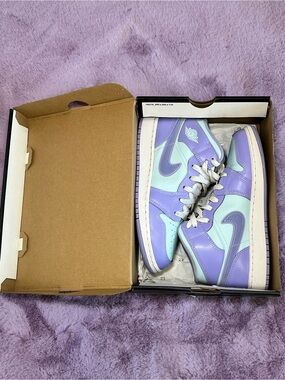 Nike Air Jordan 1 Mid –lavender mint